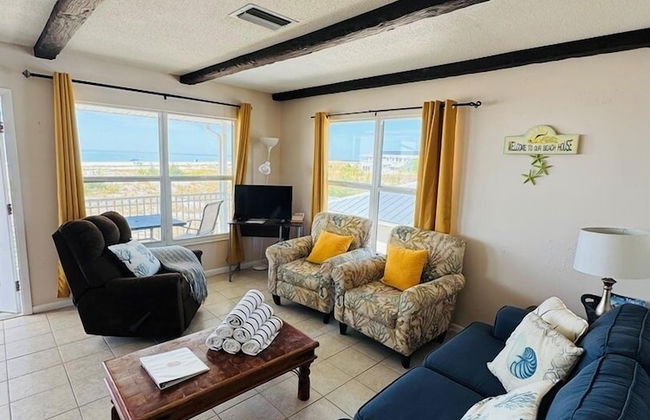 763 North Shore Upstairs 3 Bedroom Apts by RedAwning - Foto 8