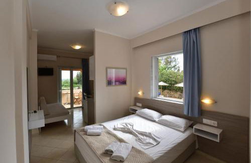 Flisvos Rooms - Photo 79