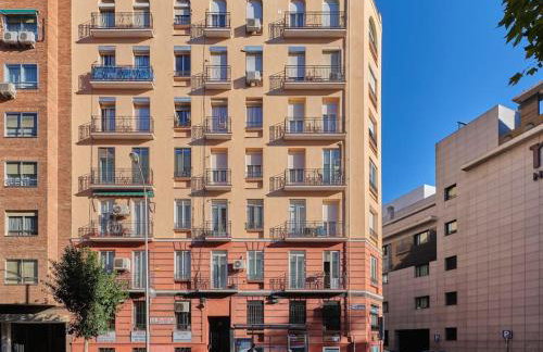 NEW Retiro recién reformado 10 min en metro a Sol, hasta seis personas - Photo 16