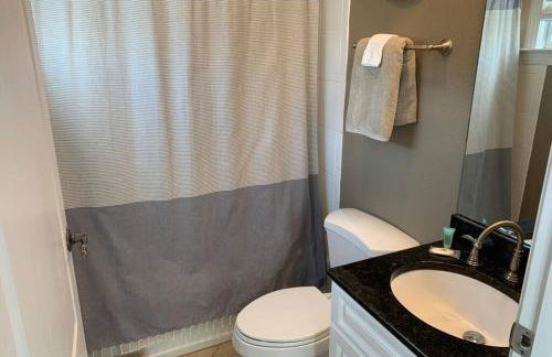 Luxury and Spacious Waterside Getaway - Foto 31