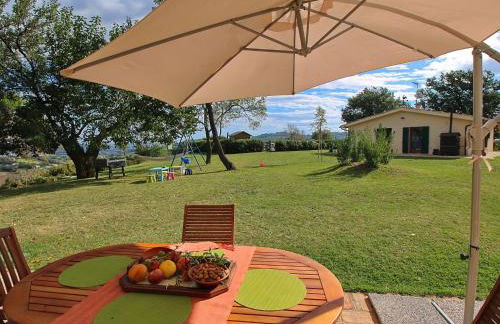 Cottage in Montelabbate with Pool & Forest - Foto 22