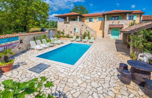 Villa Sandi, mediterranean Villa with pool and jacuzzi - Foto 10