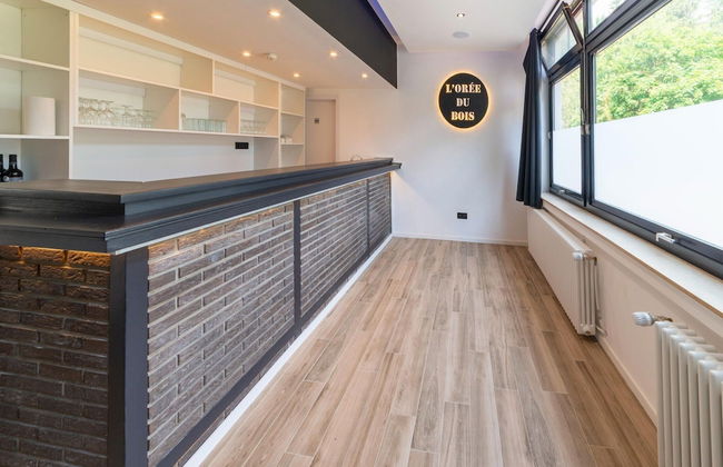 Mansion With Pool & Bar - Photo 12