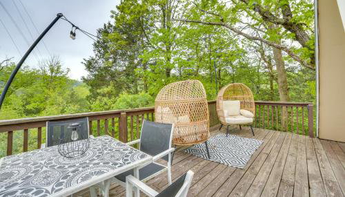 Cozy Cabin w/ Fire Pit: Walk to Lake Taneycomo! - Photo 2