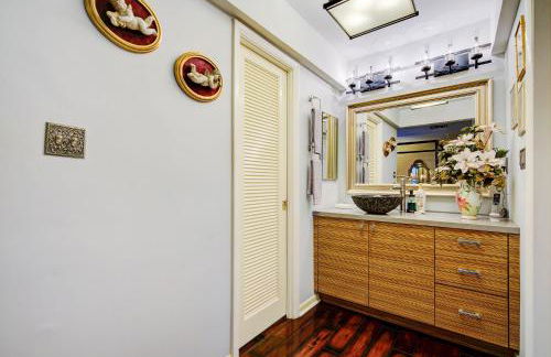 Classic Modern 3-Bedroom Oasis - Foto 16