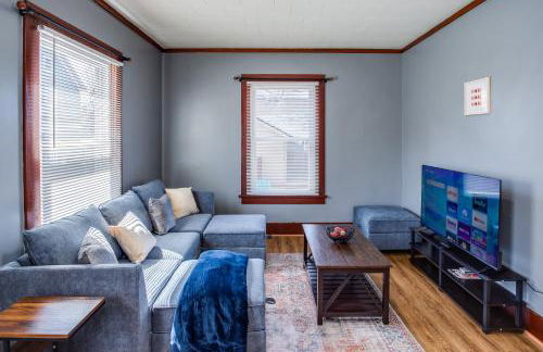 Spacious Home with In-Unit Laundry, Parking, 1GB WiFi, & Patio Deck - Foto 16