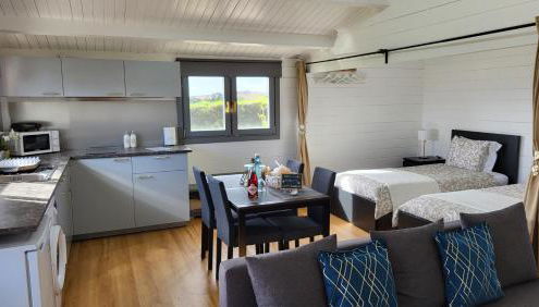 Joe & Vera's Villa - Photo 4