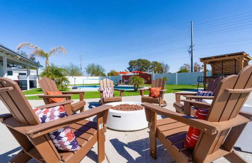 Sleeps 18 Private Pool & Hot Tub Playground - Photo 53