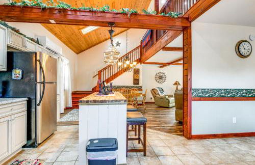 Riverfront Peru Cabin about 2 Mi to Lake Champlain! - Foto 13