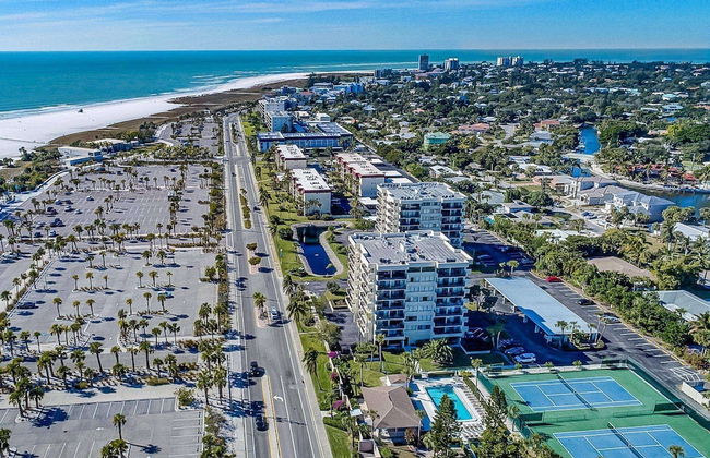 Our House at the Beach Lakeside - Photo 4