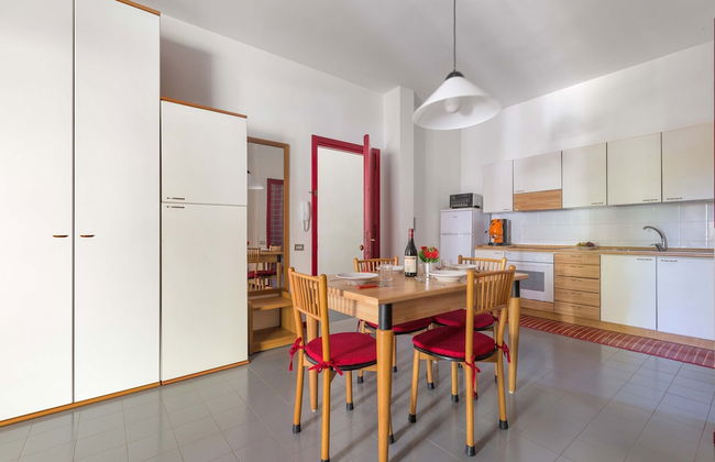 2507 Red Apartment by Barbarhouse - Photo 7