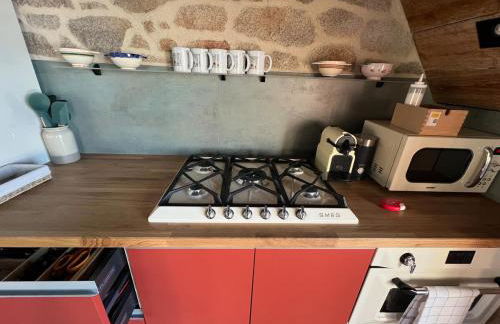 Ti an Aod Beachfront Stone Cottage Sleeps 10 OI Collection Rentals - Foto 6