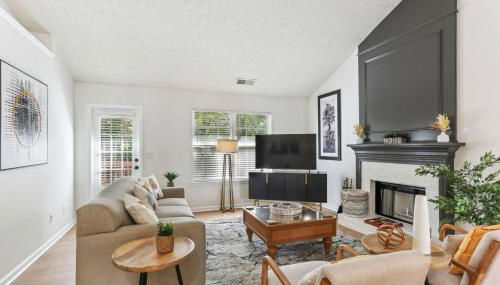 Sophisticated 3 Bedroom Retreat-Near Six Flags - Foto 3, Other