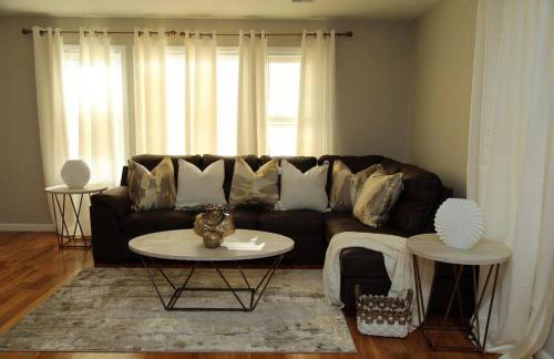 Grace Filled Apartment in Newark - Photo 26