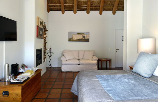 Holden Manz Country House - Photo 3