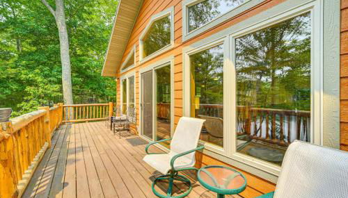 Four-Season Lake Cabin with Canoe and Paddle Boat! - Foto 2