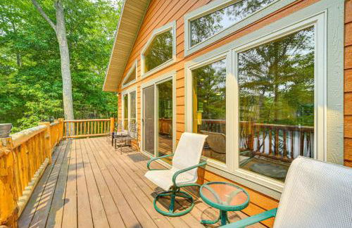 Four-Season Lake Cabin with Canoe and Paddle Boat! - Foto 2