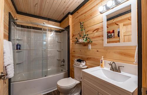 Wooded Circle - Barrel sauna, hot tub, fire pit - Foto 34