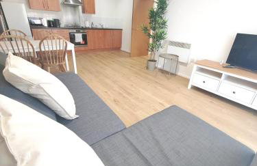 New 2 Bedroom Flat close to City Center Camp Street - Foto 1