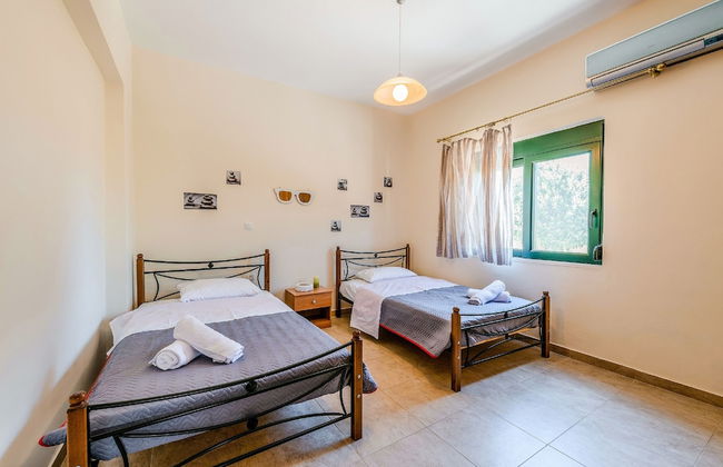 Blue Asteri Villa - Photo 5