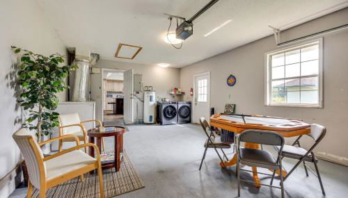 BBQ Ready Hawthorne Home with Screened-In Patio - Photo 2