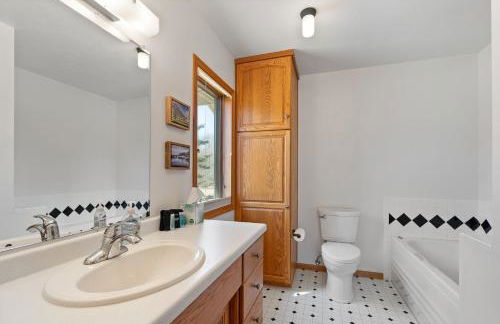 Blue Skies and Cherry Pies by Simple Life Rentals - Foto 7