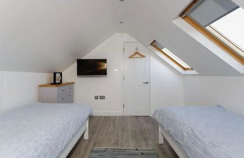 Modern Seaside House with Hot Tub - Foto 11