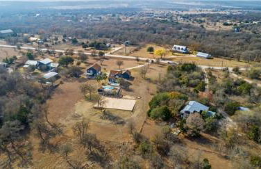 Scenic 5-Acre Retreat with Hot Tub Pool & Game Room - Foto 33