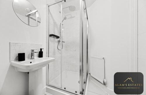 Spacious 2-Bed House, Free Parking, Fast Wi-Fi, Netflix, Contractors Welcome - Photo 31