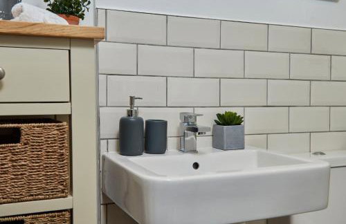 Delven House- Serviced Apartments - Photo 18