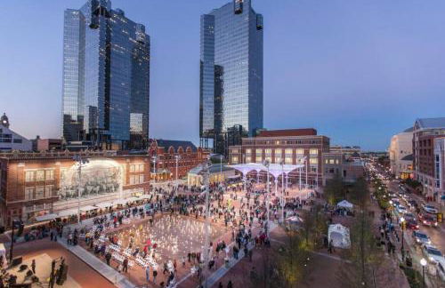 The Texas Experience near the Stockyards! - Foto 13