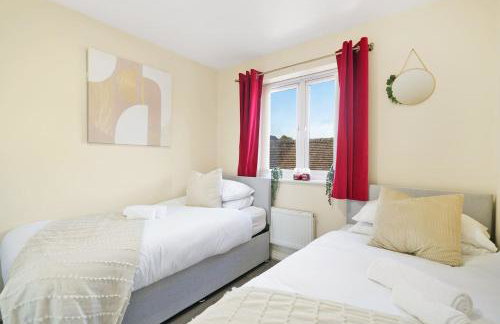 3 BR 5 Beds 3 Bath Private Garden Parking x2 Ideal for Family & Work Stays - Foto 3