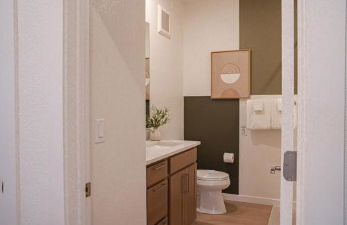 Brand New, Cozy & Modern Condo - Dogs Welcome - Foto 17