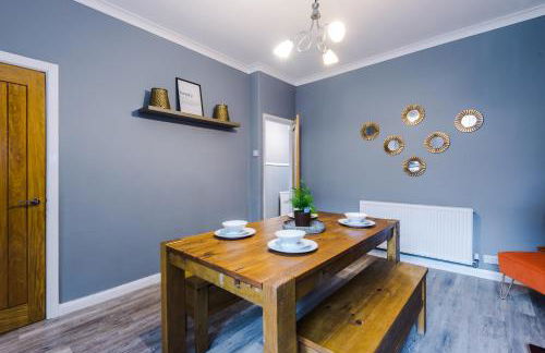 Spacious Modern Chester Home - Great Location - Photo 24