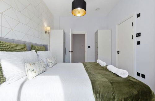 Two Modern Central London Apartments with AC Near Big Ben & Buckingham Palace - Photo 15
