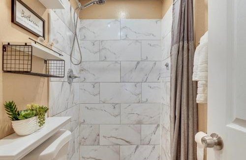 3 Mi to Lookout Mtn! Gem with Fire Pit and Fenced Yard - Foto 18