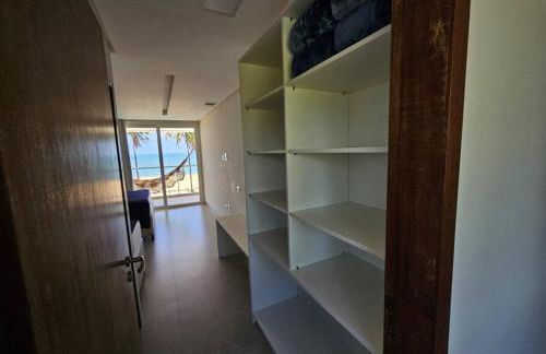 Piscina aquecida, 5 suítes e pé na areia com vista espetacular!! - Photo 33