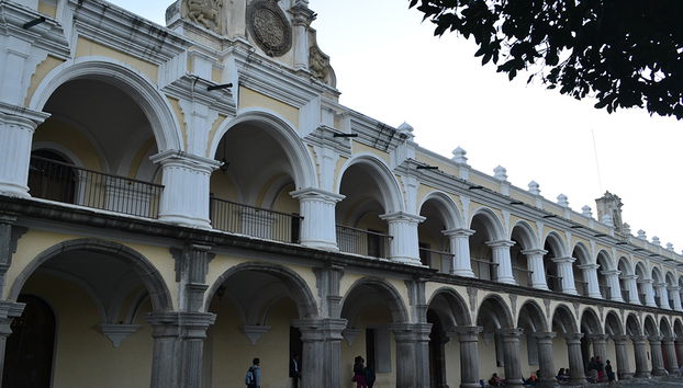 Modern and colonial Guatemala - Photo 2