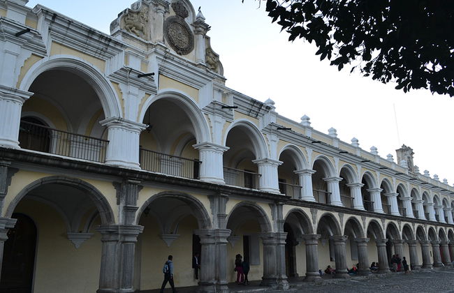 Modern and colonial Guatemala - Photo 2