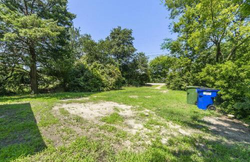 Charming Waterfront Cabin Cabin - Photo 32