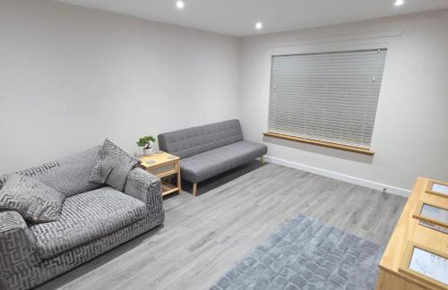 2 Bed House Sleeps 5 -Private Garden -Dogs Allowed - Foto 8