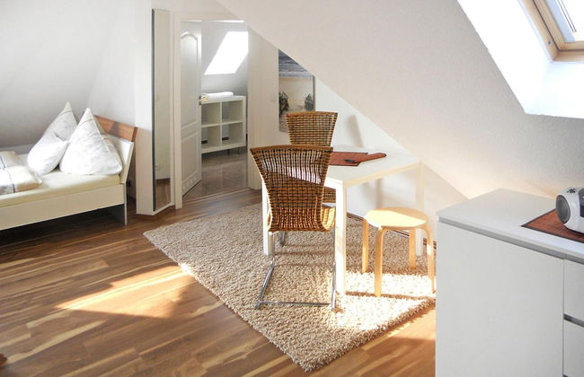 Large, Comfortable Holiday Villa, Private Garden - Photo 16