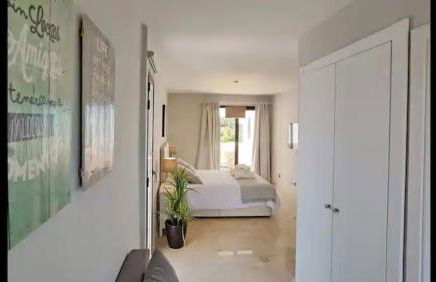 Fabuloso y amplio Duplex en Urb Jardines de Sotogrande - Foto 23