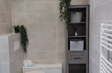 Roomy studio near town and ski lift, free WiFi and parking - Foto 12