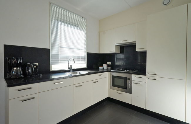 6 bedroom House in Susteren with swimming pool and terrace - Photo 4