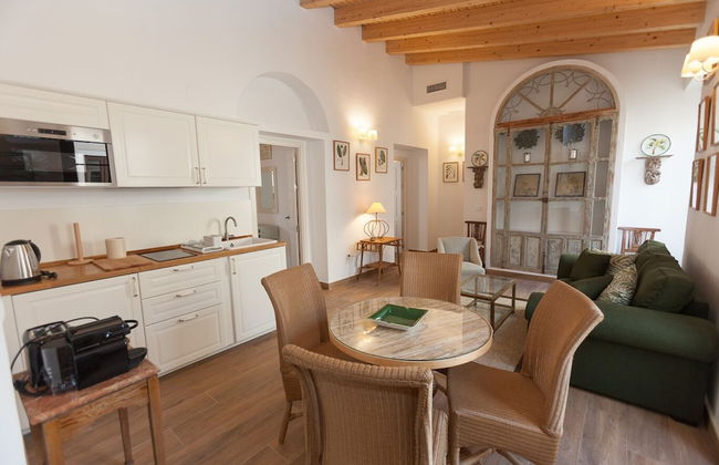 Patios de la Riva - Photo 10