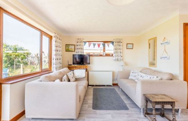 Host Stay Breezy Bungalow - Foto 8