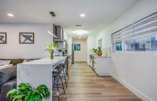 Friendly Fox Luxury Pool & Spa House Near Downtown & Beach - Foto 14