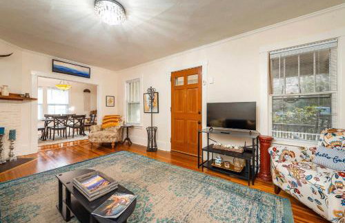 Bohemian Family Friendly 2BR Home-Near Biltmore - Foto 7