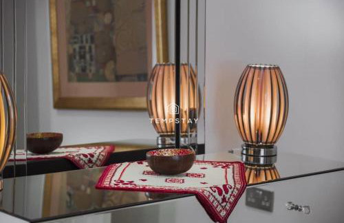 Spacious 5 bed Sunninghill with driveway parking - By Tempstay - Foto 6